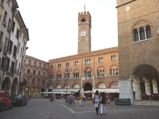 piazzadeisignori.jpg